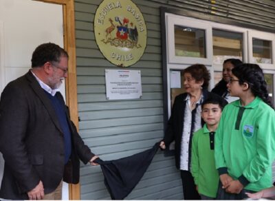 Cortan cintas en obras de conservación de la Escuela Rural Fried Kopp